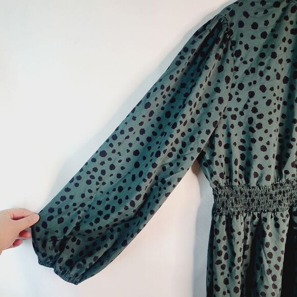 Green Dalmation Dots Smocked Women's Dress - Picture 6 of 10